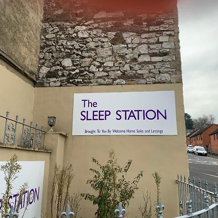 Готель The Sleep Station Newport Екстер'єр фото