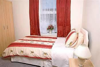Готель The Sleep Station Newport Екстер'єр фото