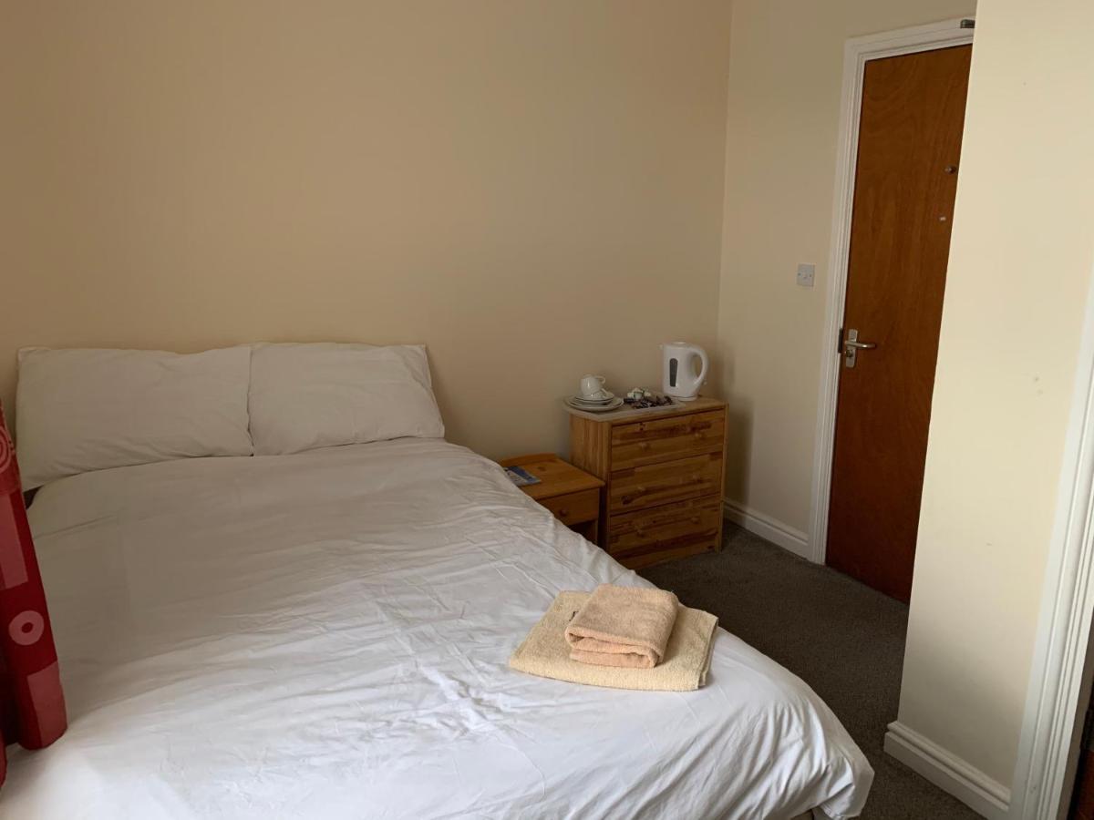 Готель The Sleep Station Newport Екстер'єр фото